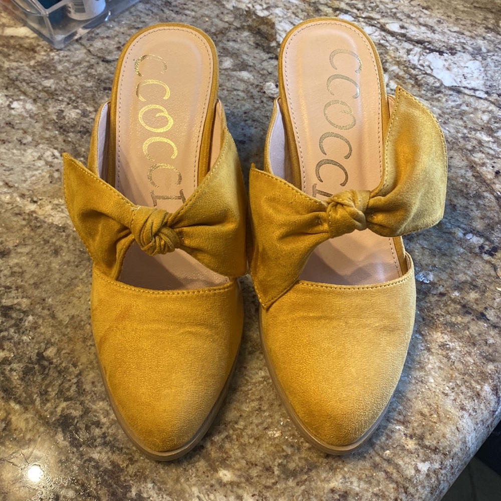 Mustard Stacked Leather Block Heel Bow Mule - Picture 9 of 9